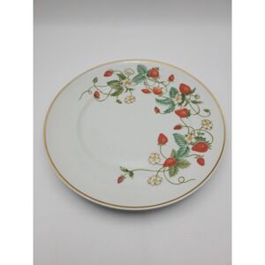 Vintage 1978 Avon Strawberry Fine Porcelain Plate - 22K Gold Rim - 7.5" (2)